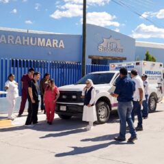 Cumple Maru Campos con Sisoguichi: Entrega ambulancia para el servicio de 5 mil pacientes del Hospital de la Tarahumara