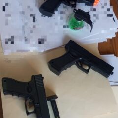 Adolescentes portaban armas de juguete en la escuela, amenazaban a sus compañeros
