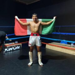 Gana estudiante de la UTCH campeonato mundial del kickboxing, en Grecia.