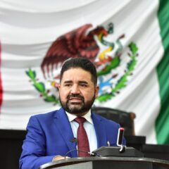 Va Francisco Sánchez por la eliminación de impuestos a vales de despensa.