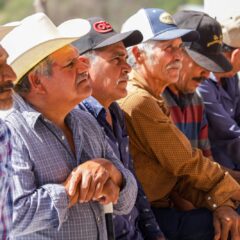 Reciben 500 habitantes de Uruachi 20 toneladas de maíz y frijol para enfrentar estragos de la sequía.