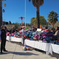 Entregan mil 200 chamarras a niñas, niños y adolescentes gracias a la campaña “Juntos sin Frío”