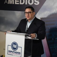 Respaldan diputados del PAN a Mario Vázquez y condenan violencia en el Senado.