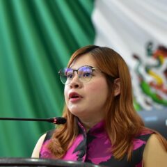 16 años de omisión y discriminación: Diputada Argüelles acompaña protesta LGBT+ por retiro del matrimonio igualitario.