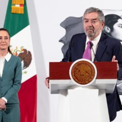 No están solos, hay que guardar la calma:presidenta Claudia Sheinbaum presenta plan «México te abraza» en atención a migrantes mexicanos