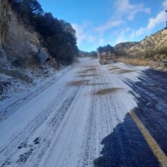 Trabajan SSPE y SCOP para prevenir el congelamiento de carreteras y avenidas en el estado.