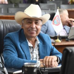 Exige Arturo Zubia pago puntual y precio justo para productores lecheros en Chihuahua.