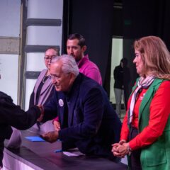 Beto Pérez entrega becas académicas bimestrales; la inversión alcanzará los 2.3 mdp