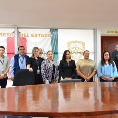 Se firma baja documental en el Congreso del Estado.