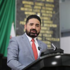 Francisco Sánchez va por reforma al Código Penal para proteger a mujeres que denuncian violencia.