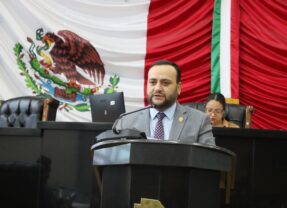 Exige Arturo Medina frenar retenes injustificados de la FGR; diputados de Morena se oponen.
