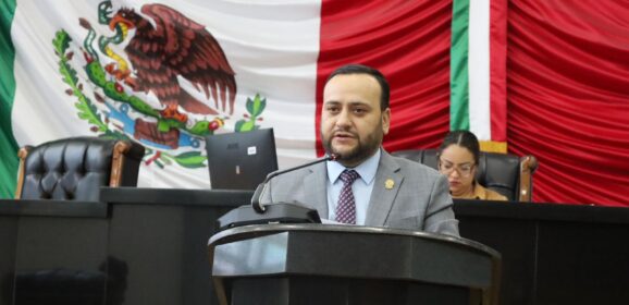 Exige Arturo Medina frenar retenes injustificados de la FGR; diputados de Morena se oponen.