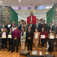 Juventudes de Morena realizan simulación de Parlamento en el Congreso del Estado.