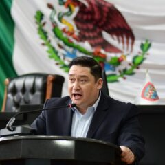 Busca Alfredo Chávez reforma para proteger a abuelas que crían a sus nietos.