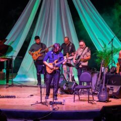 Guitarras eléctricas protagonizan concierto en el Teatro de Cámara