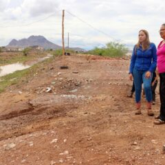 “Perrita Bela dio la vida por salvar a una niña”: Carla Rivas atiende emergencia por arroyo electrificado en Valle Dorado.