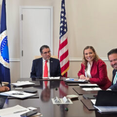 Maru Campos da a conocer en Washington las acciones del Estado para mantener al ganado libre del Gusano Barrenador