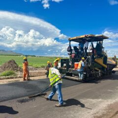 Rehabilita Estado carretera Meoqui–Rosales–Presa Fco. I. Madero.