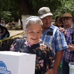 Entrega SDHyBC apoyos de NutriChihuahua y Feria de Servicios en Temósachic.