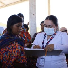 Mantiene Gobierno del Estado plan de contingencia contra el sarampión en la Sierra Tarahumara.