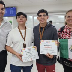 Alumnos del CECyTECH ganan bronce en concurso de ciencia y tecnología en Chile.