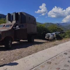 Aseguran un vehículo “monstruo” y arma cal. 50 en Moris