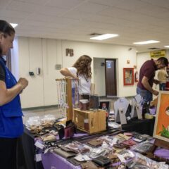 Promueven el autoempleo con venta de productos de la Escuela de Artes y Oficios y Casa de los Abuelos.