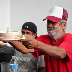 Atiende Estado a más de 35 mil personas mensualmente en comedores comunitarios.
