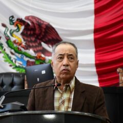 Inaugura Arturo Zubía techumbre de la Plaza Jorge Mora junto a la Hermandad Biker.