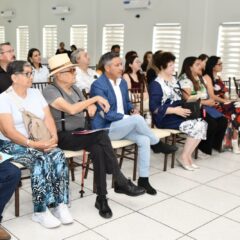Entrega Estado premios de Sorteo del Día del Maestro a personal del subsistema estatal.