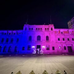 Agradece Carla Rivas a quienes se sumaron a la iluminación de edificios por el Día de la Concientización de la Muerte Gestacional, Perinatal y Neonatal.