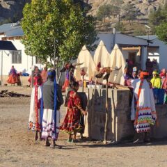 Bailes, comida y convivencia en tradiciones de los pueblos tarahumaras en Chihuahua