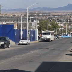 Se bajo un sujeto y disparó al menos tres veces contra el camion urbano