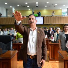 Rinde protesta el diputado Jaime Torres Amaya.