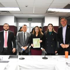 Leticia Ortega recibe informe de resultados de la ASE sobre la cuenta pública 2024.
