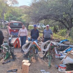 Distribuye Gobierno del Estado 4.8 toneladas de maíz y frijol para 120 familias en Madera.