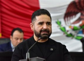 Dicen combatir la extorsión extorsionando; Francisco Sánchez advierte amenazas a ciudadanos para registrar su celular.