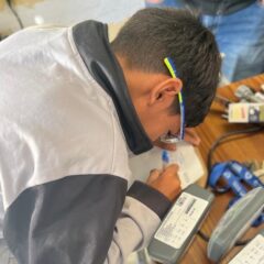 Entregan más de 8 mil lentes gratuitos a estudiantes de educación básica.