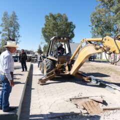Gestiona Arturo Zubia techumbre para la Plaza Jorge Mora López en Camargo.