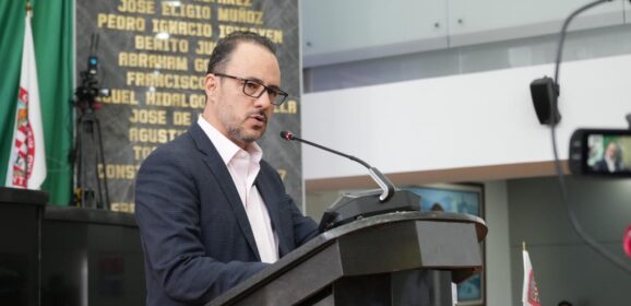 Mantiene Jorge Soto agenda de trabajo y gestión con vecinos de la División del Norte.