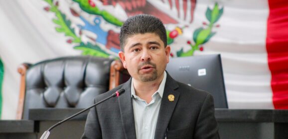 Iniciativa de Saúl Mireles da paso a la tipificación del acecho en Chihuahua.