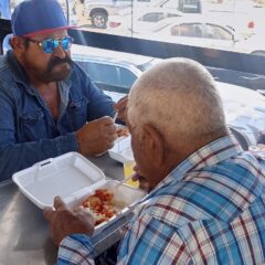 Atiende comedor móvil de NutriChihuahua a 50 familias de Bachíniva.