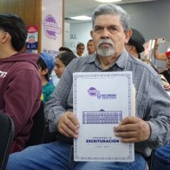 Beneficia Coesvi a más de 1,200 familias con escrituración de viviendas a bajo costo.