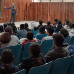 Fomentan acciones de prevención de violencia digital con estudiantes de secundarias.