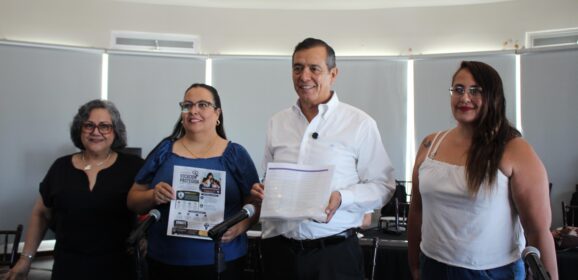 Más de 4 mil 700 docentes respaldan iniciativa de Pedro Torres para proteger al magisterio de denuncias falsas y amenazas.