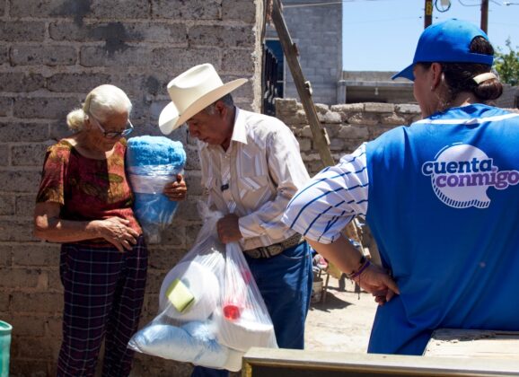 Entrega SDHyBC apoyos a 54 familias afectadas por las lluvias en Jiménez.