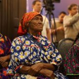 Entrega Estado incentivos para fortalecer las actividades productivas de miembros de los pueblos indígenas.