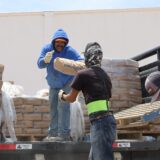 Entrega Coesvi material para mejoramiento de vivienda a 23 familias de Satevó.