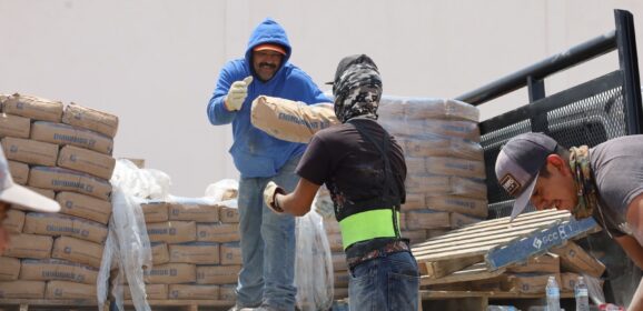 Entrega Coesvi material para mejoramiento de vivienda a 23 familias de Satevó.