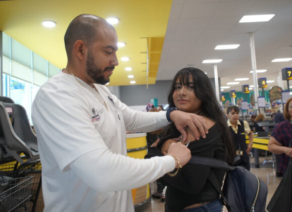 Mantiene Secretaría de Salud acciones permanentes de vacunación en Chihuahua.